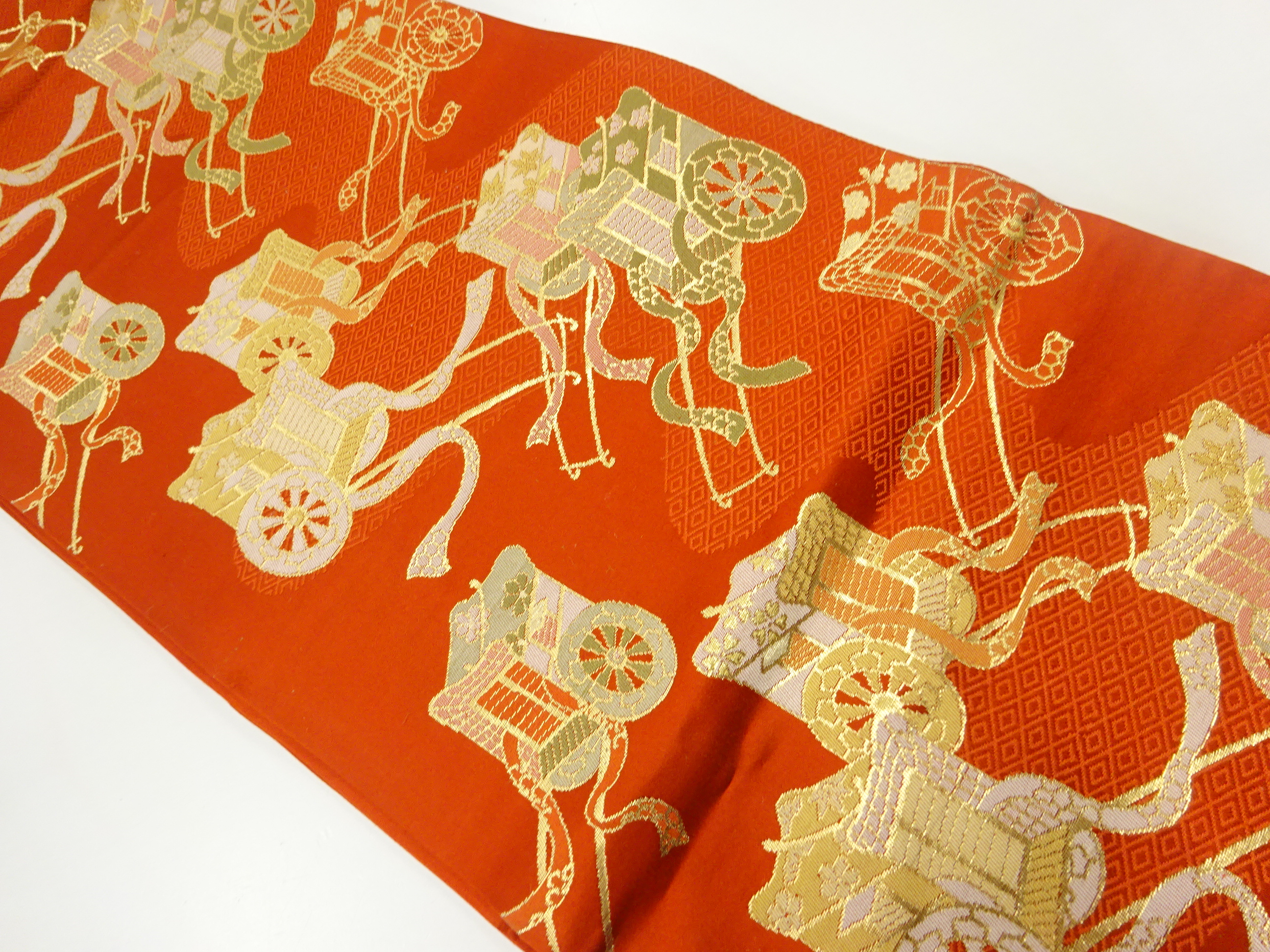 アンティーク　御所車模様織出し袋帯（着用可）